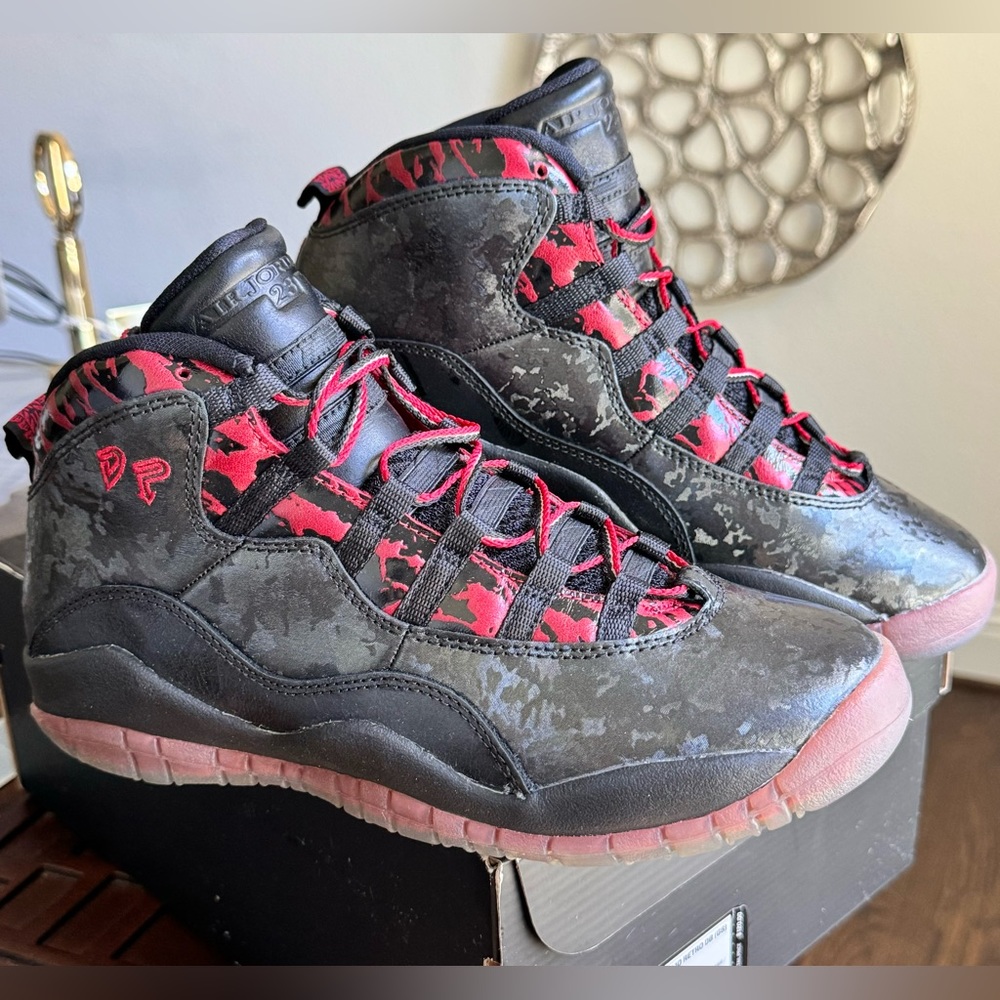 Air Jordan 10 Retro "Doernbecher" Black/Gym Red - GS Sz 6.5